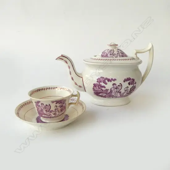 EARLY 19thC ENGLISH EARTHENWARE TEAPOT w. MATCHING C/S, C.1830