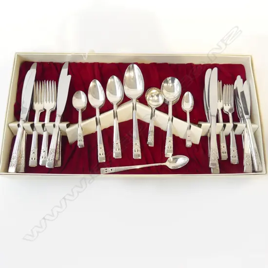 BOXED COMMUNITY SILVER PLATE CUTLERY SET, SIX SETTING