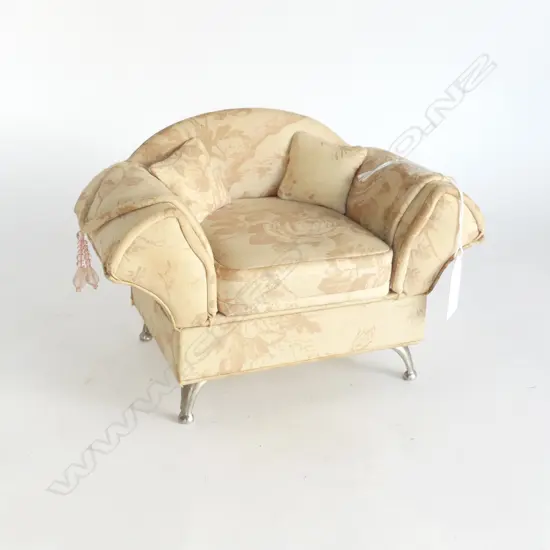 VINTAGE MINIATURE LOUNGE CHAIR JEWELLERY BOX interior mirror & ring holders W.230mm