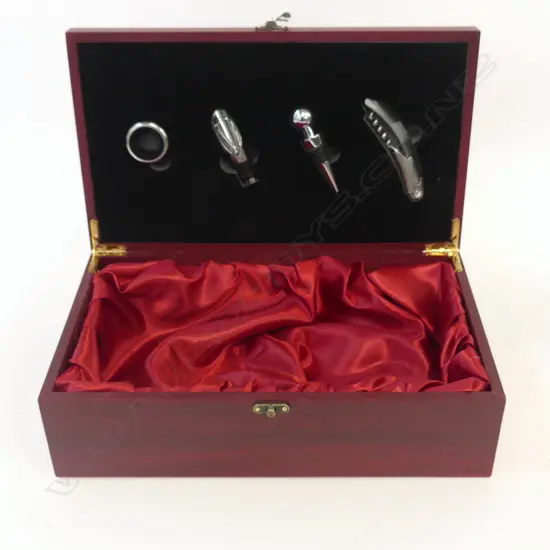 PENFOLDS WINE BOX w. BAR TOOLS W.350mm