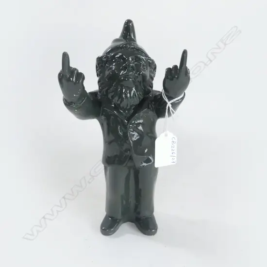 GREY RESIN GNOME PULLING THE FINGERS H.240mm