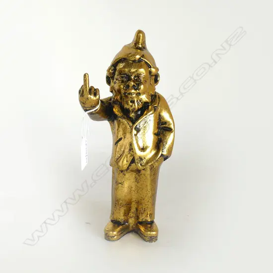 GOLD RESIN GNOME PULLING THE FINGER H.240mm