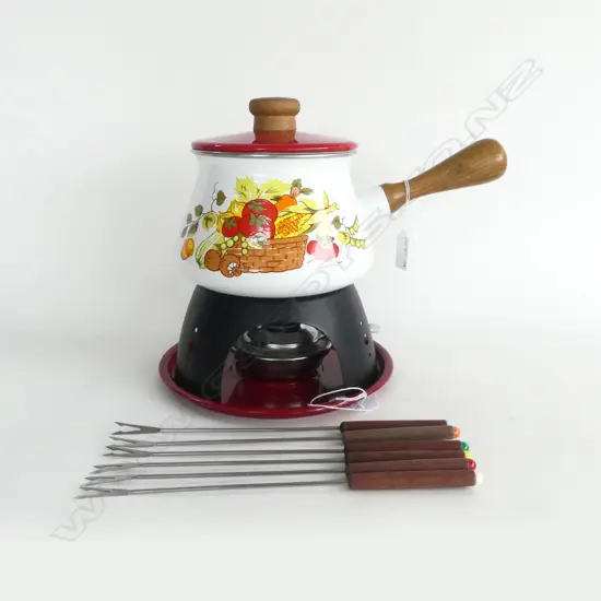 VINTAGE FONDUE SET w SKEWERS