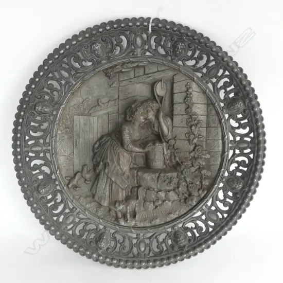 METAL CHARGER 'ANN BRUNNEN' 380mm dia