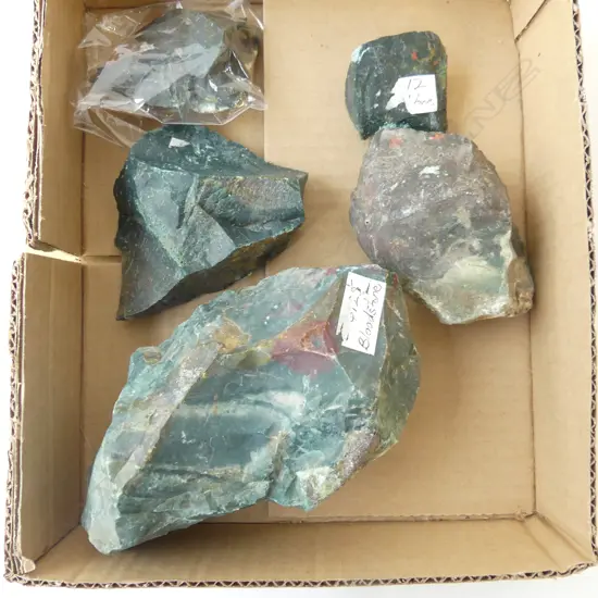 LG COLLECTION BLOODSTONE H.80 x L.160mm largest stone