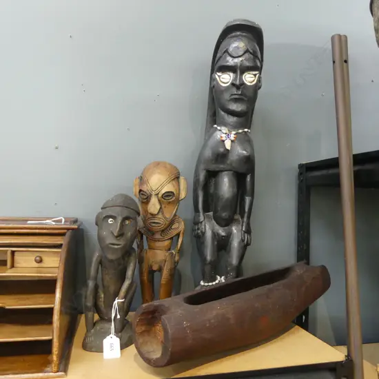 3 CARVED WOODEN TRIBAL / PNG FIGURES H.580mm + DRUM LOG W.450mm