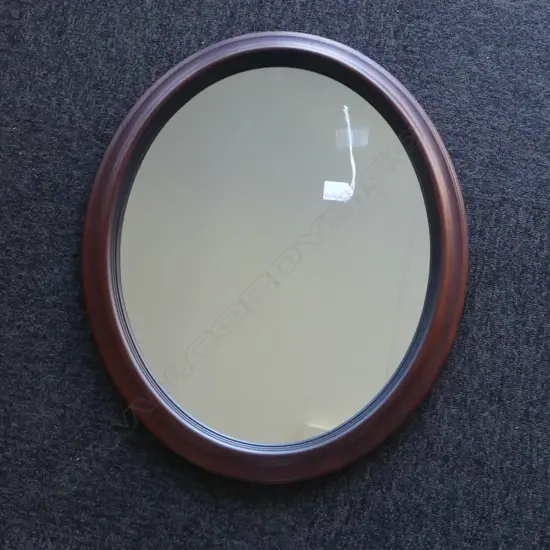 OVAL MIRROR 585x480mm