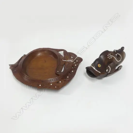 CARVED WOOD & MOP INLAID FISH PLATTER DIA 380MM & FISH ORN L310MM