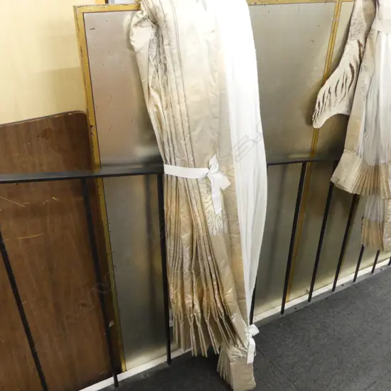 PR PALE SILK TAFFETA CURTAINS L.2400mm W. 2150mm