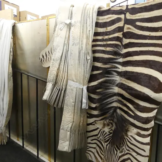 LG PR PALE SILK TAFFETA CURTAINS L.2400mm W.2150mm