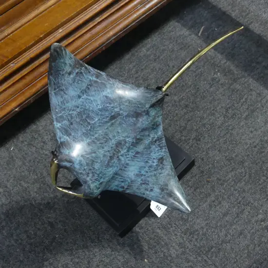 BRASS STING RAY ON STAND H.335mm