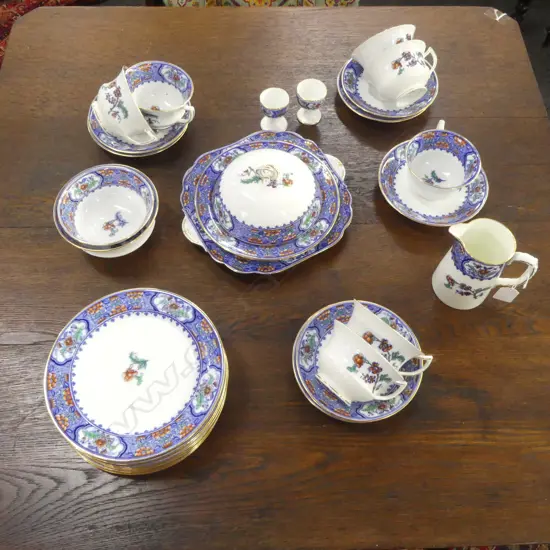 ANTIQUE AYNSLEY TEA/DINNER SET 32PCS (incomplete)