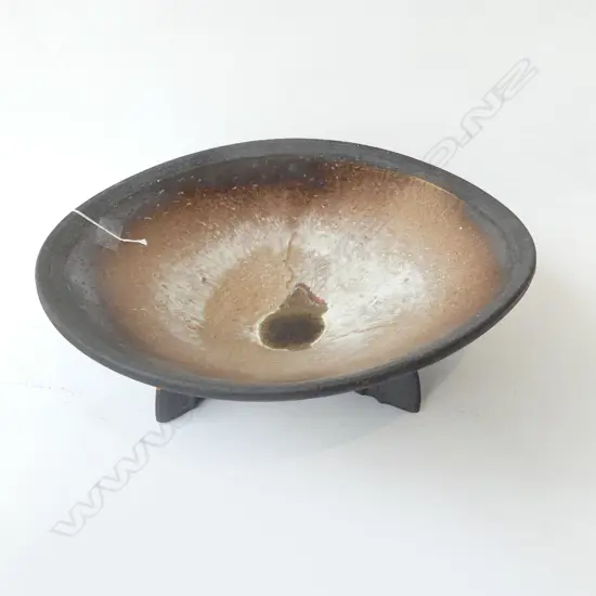 LG STUDIO POTTERY FOOTED BOWL 450mm dia