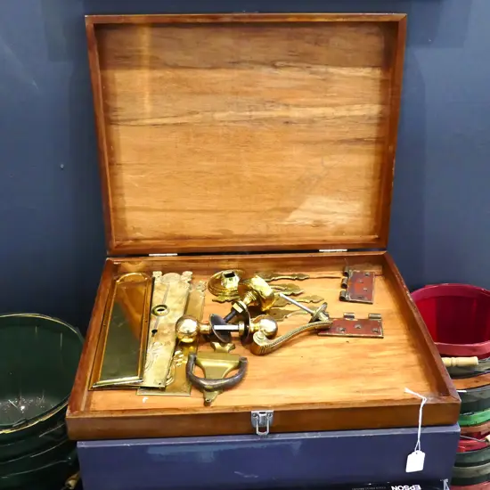 RIMU BOX DIA510 WITH COLLECTION VINTAGE BRASS DOOR FITTINGS