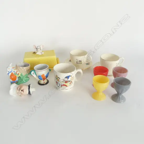 TRAY OF 11 PCS VINTAGE CHILDRENS KITCHENALIA