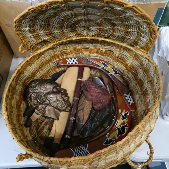 ASST. AUSTRALIAN ABORIGINAL SOUVENIRS IN LIDDED CANE BASKET