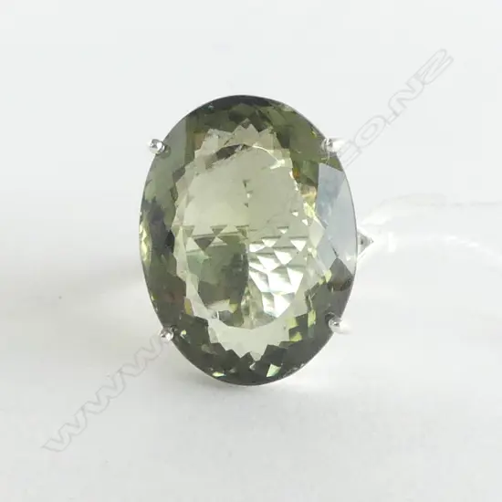 LG SILVER & OVAL GREEN FACETED AMETHYST STONE RING