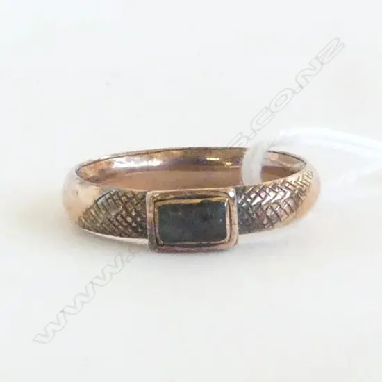 ANTIQUE 9T GOLD MOURNING RING 1.7gms
