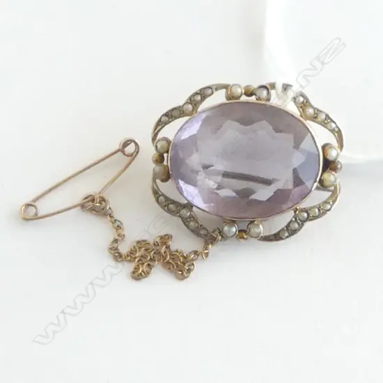 9CT GOLD AMETHYST & SEED PEARL BROOCH 7.2gms