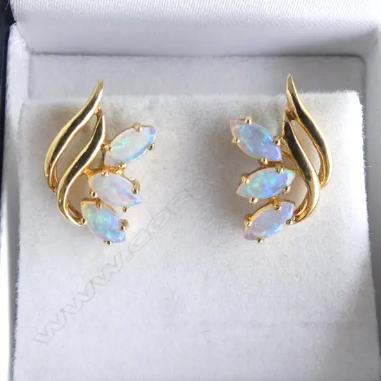 PR 18CT OPAL EARRINGS 2.5gms