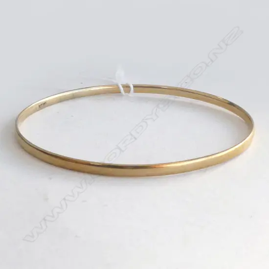 SOLID 9ct YELLOW GOLD BANGLE 7.6gms