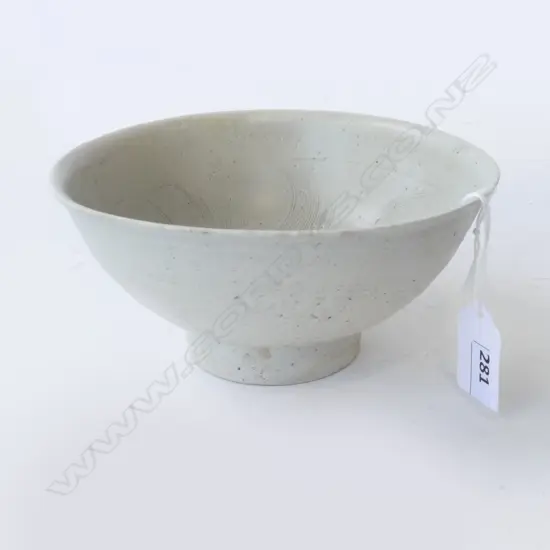 CHINESE PROVINCIAL MING CELADON INCISED COMBED GLAZE BOWL with hair crack Dia.169mm