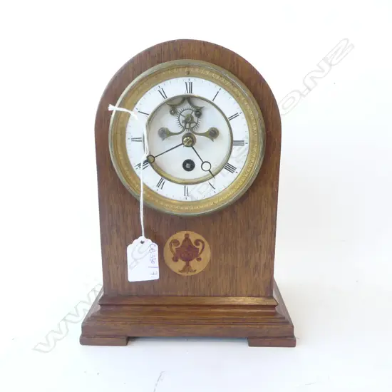 OAK MANTEL CLOCK H.240mm PENDULUM & KEY INSIDE