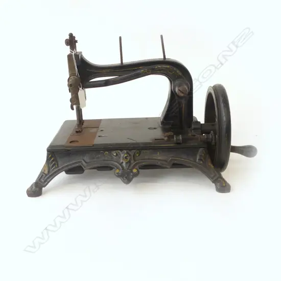 UNUSUAL OLD CAST IRON SEWING MACHINE, L.450mm