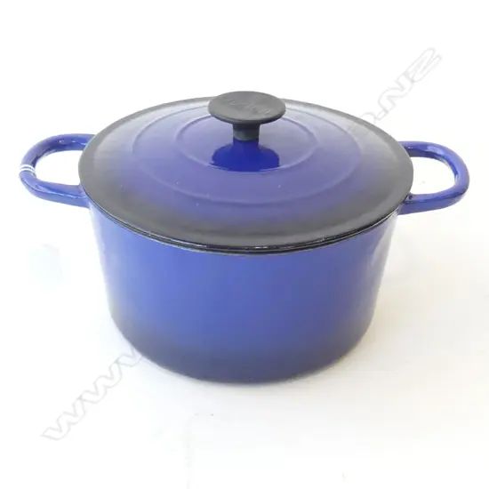 CROFTON BLUE ENAMEL LIDDED CASSEROLE 230mm dia