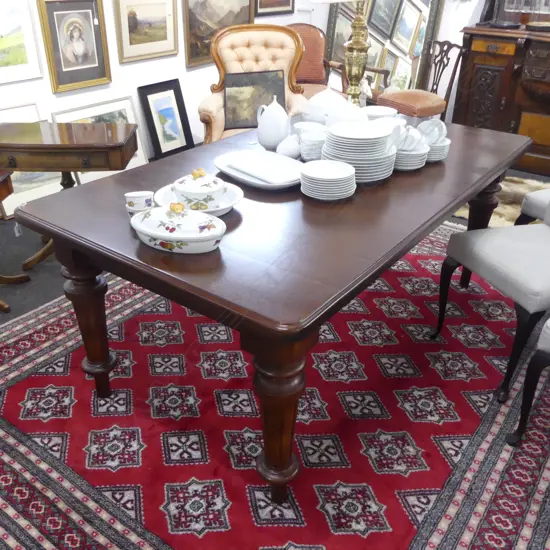 VICTORIAN STYLE MAHOGANY DINING TABLE (FAULTS)