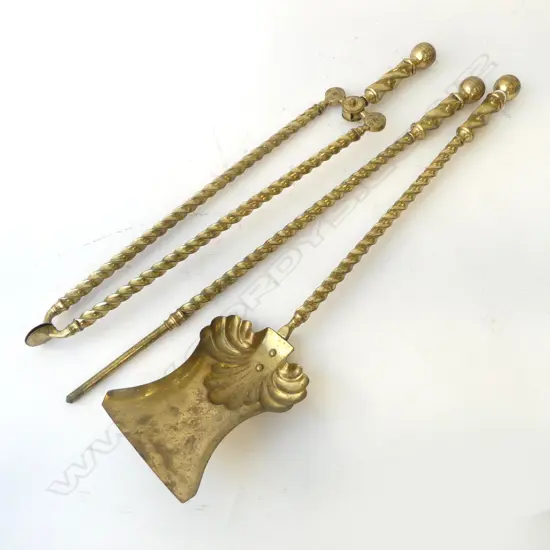VICTORIAN BRASS 3PC FIRESIDE TOOL SET RD.260962 CIRCA 1896 – POKER, TONGS, SHOVEL, L.700MM