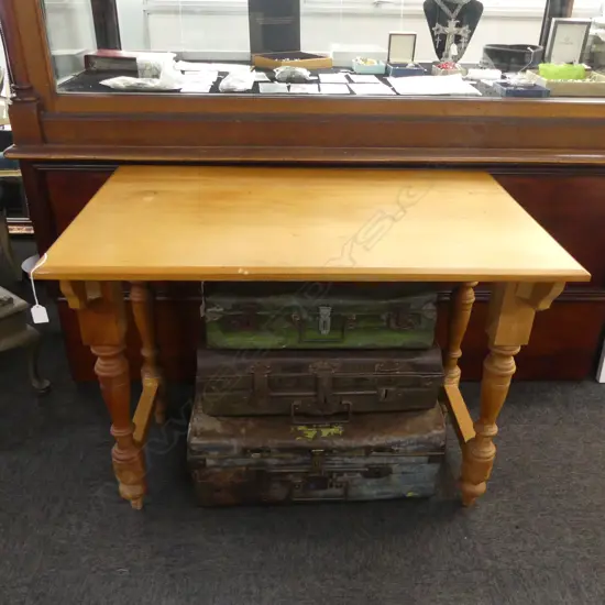 KAURI KITCHEN TABLE 970x610x730mm