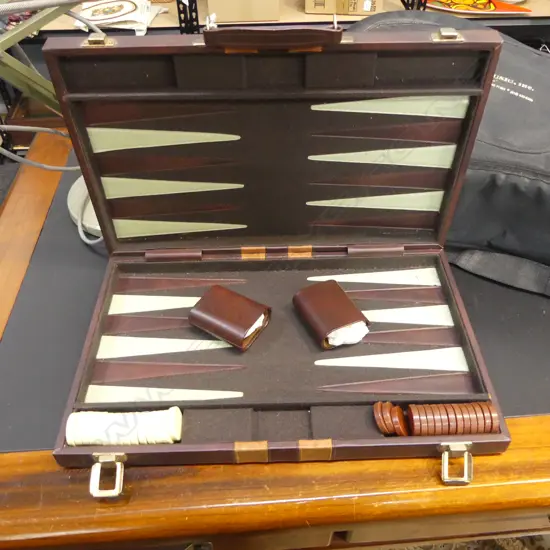 BACKGAMMON SET, CASED