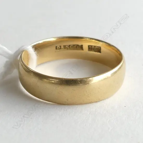 18CT WEDDER 4.2gms  SIZE N 1/2