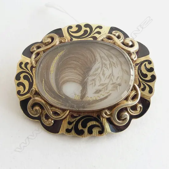 VICTORIAN MOURNING BROOCH w. ENSCRIPTION 40x50mm