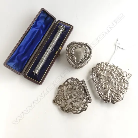 4 PCES STG SILVER; PUSH PEN/PENCIL, 2 BUCKLES AS BROOCHES, HEART SHAPED BOX 95gms