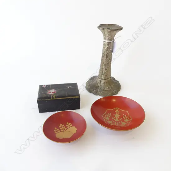 VINTAGE JAPANESE CAST METAL CANDLESTICK H180MM PR LAQUER DISHES L100 & LIDDED BOX