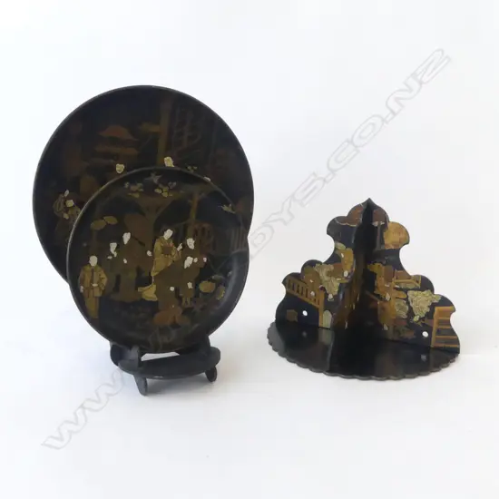 2 JAPANESE LACQUER PLATES 260mm dia ON STAND + WALL BRACKET SHELF
