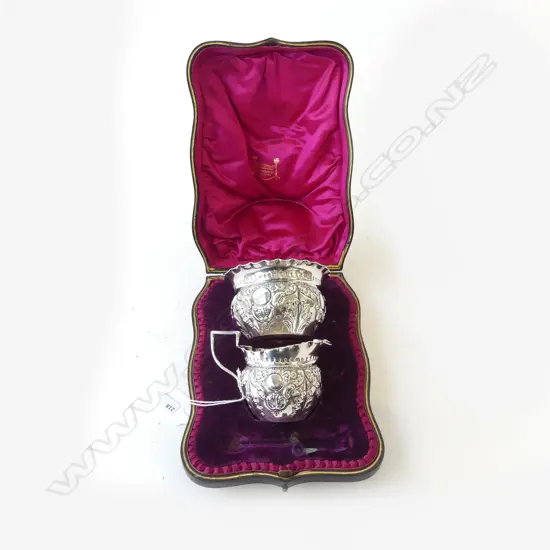 LONDON 1920 SILVER CREAM & SUGAR embossed original case 140gms