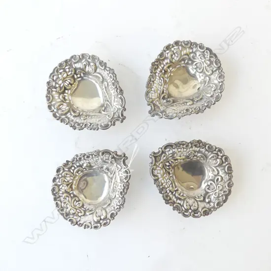 4 PIERCED STG SILVER DISHES 95x80mm 75gms