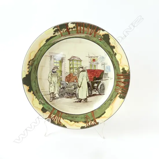 ROYAL DOULTON MOTORING PLATE ‘YOKEL & MOTORIST OUTSIDE CHEQUERS INN’ DESIGNED BY GEORGE HOLDCRAFT D2406, D.245MM