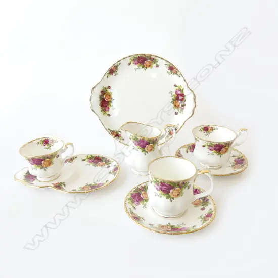 ROYAL ALBERT OLD COUNTRY ROSES – TWO LARGE BREAKFAST CUPS & SAUCERS, CAKE PLATE, JUG & TENNIS SET