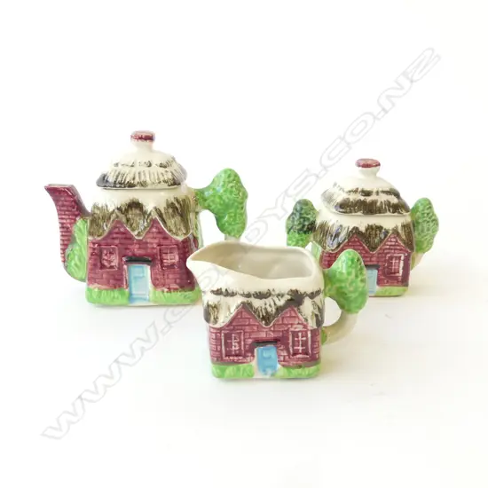 3PC COTTAGE TEASET TEAPOT SUGAR & CREAMER  H135MM