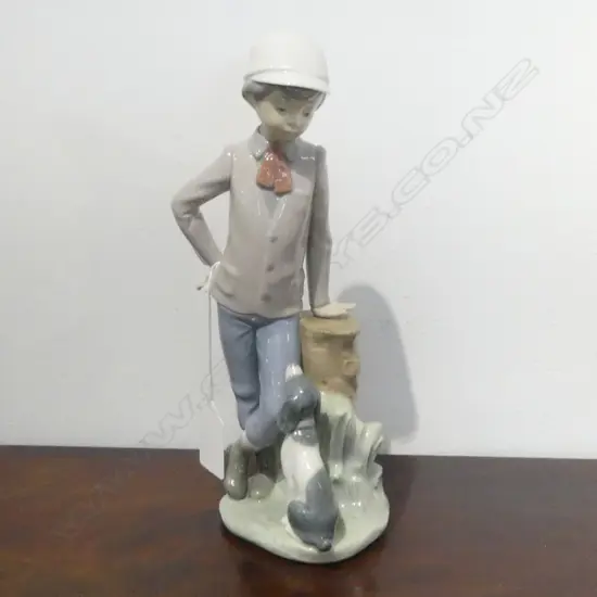 NAO FIGURINE, BOY w. DOG H.225mm