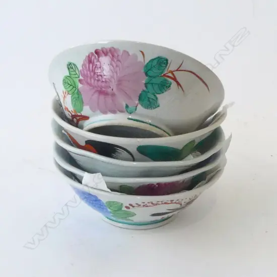 FIVE VINTAGE CHINESE PORCELAIN SOUP BOWLS Dia.190mm