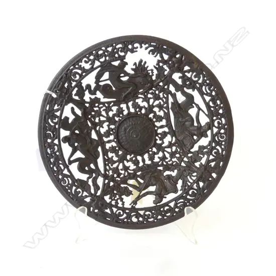 19TH CENTURY COALBROOKDALE UK CAST IRON DECORATIVE PLATE C.1880, D.220MM