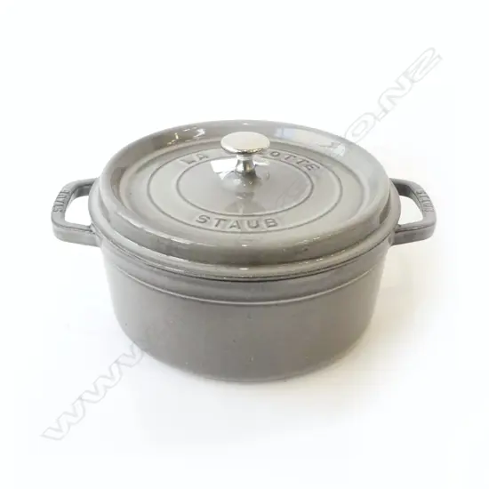 STAUB LA COCOTTE GREY ENAMELLED CAST IRON LIDDED CASSEROLE POT #24 240mm dia minimal wear