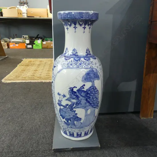 CHINESE B/W FLOOR VASE H.630mm