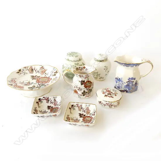 8 PCES MASONS; 2 JUGS, 2 LIDDED GINGER JARS, 4 OTHER