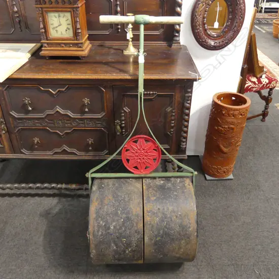 ANTIQUE CAST IRON LAWN ROLLER H.1300mm